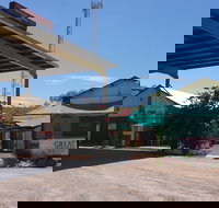 Barrow Creek Hotel - New Castle Holiday