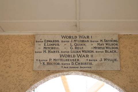 Bundaberg War Nurses Memorial And Park - New Castle Holiday 1