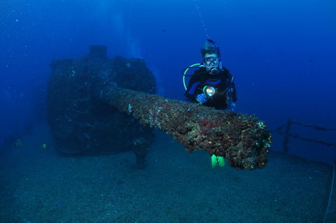 HMAS Brisbane Dive Site - New Castle Holiday 1
