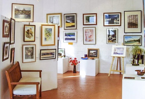 Lovett Gallery Cygnet - New Castle Holiday 1