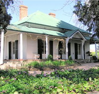 Miss Traills House and Garden - New Castle Holiday