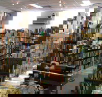 Mr Pickwicks Fine Old Books - New Castle Holiday