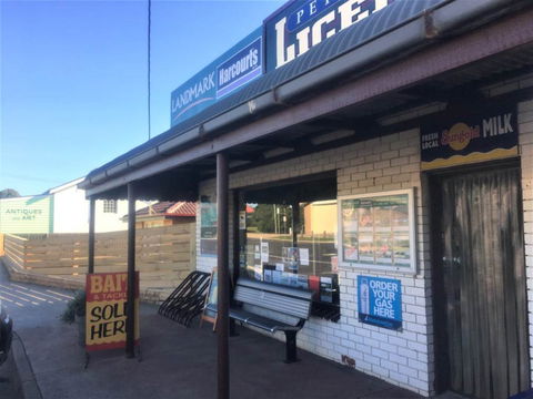 Peterborough Licensed Grocers - New Castle Holiday 0