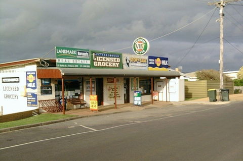 Peterborough Licensed Grocers - New Castle Holiday 2
