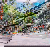 Queen Street Mall - New Castle Holiday