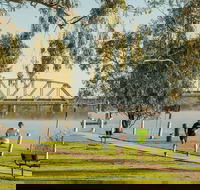 Sturt Reserve - New Castle Holiday