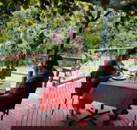 The Aussie Stop offering Breakfast with Koalas - New Castle Holiday