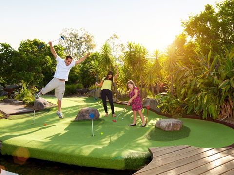 Victoria Park Golf Complex - New Castle Holiday 0