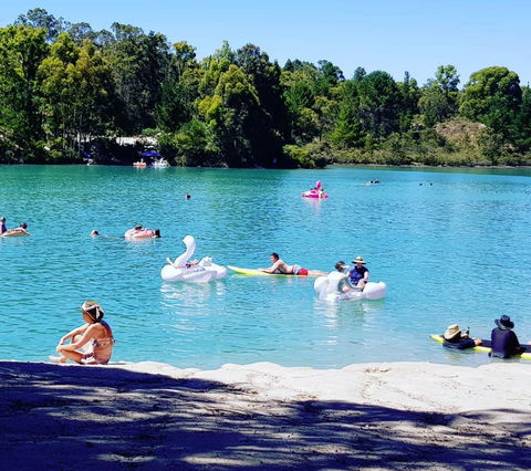 Black Diamond Lake - New Castle Holiday 0