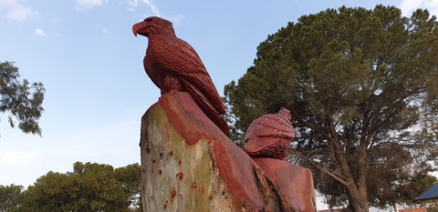 Chainsaw Tree Sculpture - New Castle Holiday 0