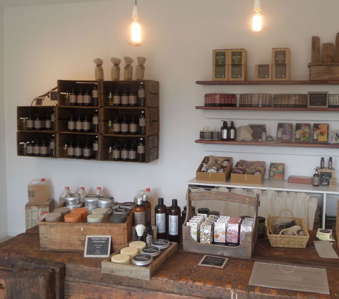 Dindi Naturals - New Castle Holiday 0