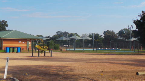 Howlong Swimming Pool - New Castle Holiday 0