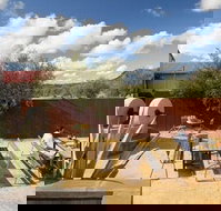 Pomonal - New Castle Holiday