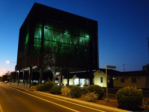 Tree Of Knowledge Memorial - New Castle Holiday 0