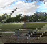 Apple Tree Creek War Memorial - New Castle Holiday