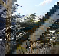 Boutique shopping and heritage buildings in Gladstone - New Castle Holiday