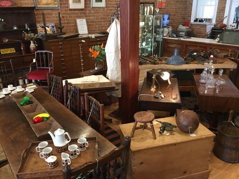 Braidwood Antiques - New Castle Holiday 2