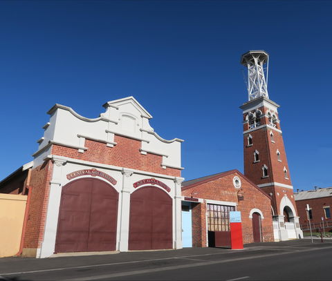 Central Goldfields Art Gallery - New Castle Holiday 0