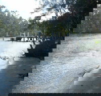 Engels Reach picnic area - New Castle Holiday