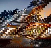 Hepburn Bathhouse  Spa - New Castle Holiday