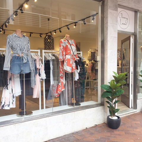 Ivory Lane Boutique - New Castle Holiday 1