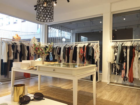 Ivory Lane Boutique - New Castle Holiday 2