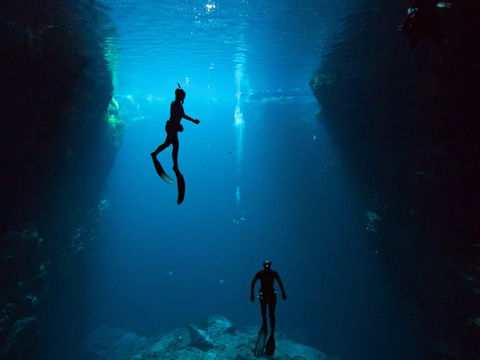 Kilsby Sinkhole - New Castle Holiday 0