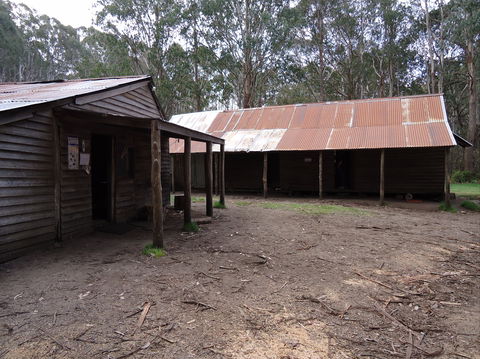 Razorback Hut - New Castle Holiday 0