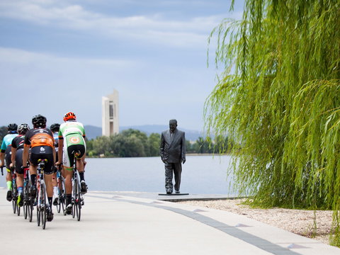 R G Menzies Walk - New Castle Holiday 0