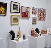T'arts Gallery - New Castle Holiday