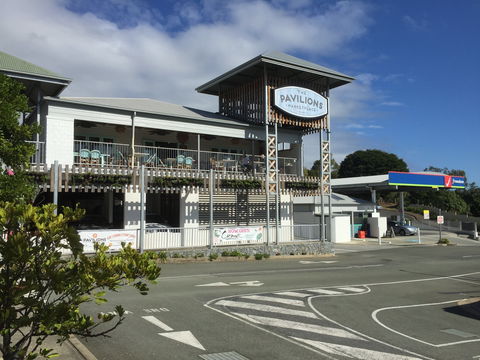 The Pavilions Marketplace - New Castle Holiday 0