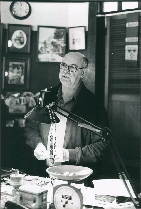 Treats And Treasures - New Castle Holiday 0