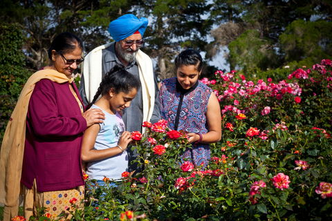 Victoria State Rose Garden At Werribee Park - New Castle Holiday 0