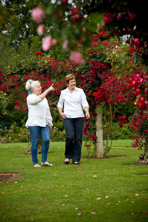 Victoria State Rose Garden At Werribee Park - New Castle Holiday 2