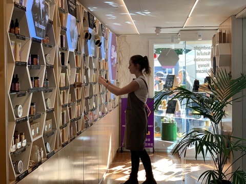 Beauty And The Bees - New Castle Holiday 0