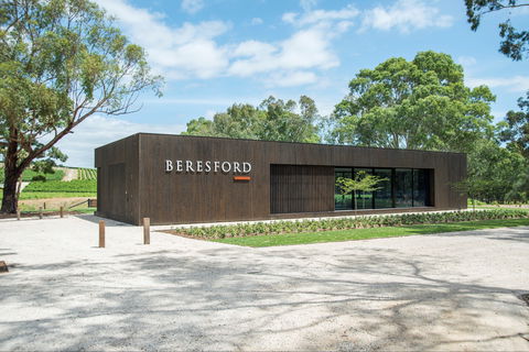 Beresford Estate Tasting Pavilion - New Castle Holiday 1