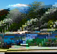 Eildon Outdoor Swimming Pool - New Castle Holiday