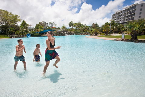 Family Fun In Mackay City - New Castle Holiday 0