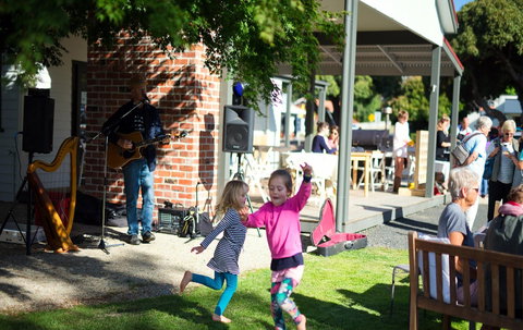 Meeniyan Square - New Castle Holiday 1