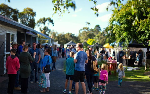 Meeniyan Square - New Castle Holiday 2