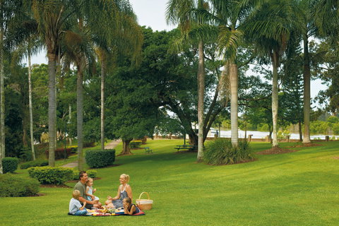 Melsa - New Castle Holiday 0