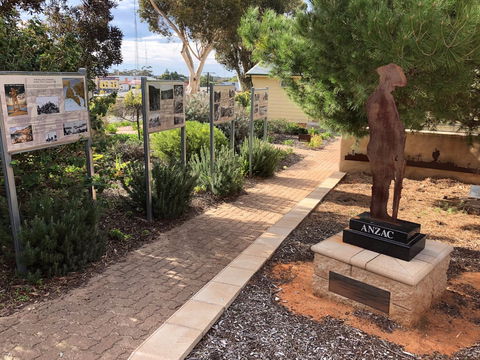 Moonta Area School Memorial Trail - New Castle Holiday 0