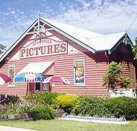 Huskisson Pictures - New Castle Holiday