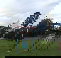 Luke Park and Jerilderie Lake - New Castle Holiday