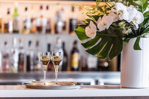 Sydney Airport Lounge - The House, Terminal 1 - New Castle Holiday 0