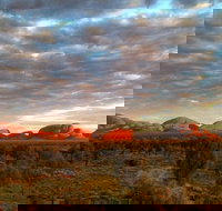 5-Hour Kata Tjuta Sunrise Tour from Ayers Rock with Breakfast - New Castle Holiday