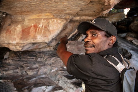 Arnhem Land Injalak Hill Full-Day Tour From Darwin - New Castle Holiday 2
