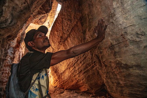 Arnhem Land Injalak Hill Full-Day Tour From Darwin - New Castle Holiday 12