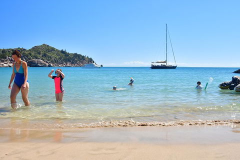 Magnetic Island Sailing BBQ Lunch Cruise - New Castle Holiday 3