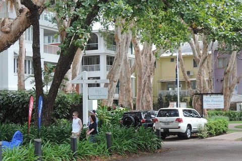 Airport Transfer - Palm Cove, Kewarra Beach & Trinity Beach To Cairns Airport - New Castle Holiday 6